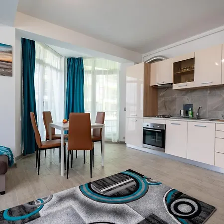 Apartment San Francisco Pool & Mamaia Nord
