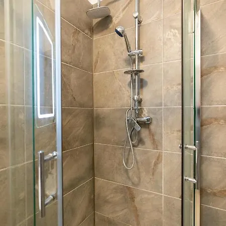 San Francisco Pool & Spa Mamaia Nord Apartment